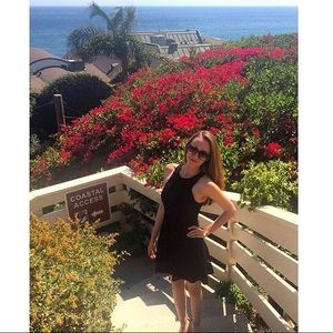 Cute black skater dress size small.